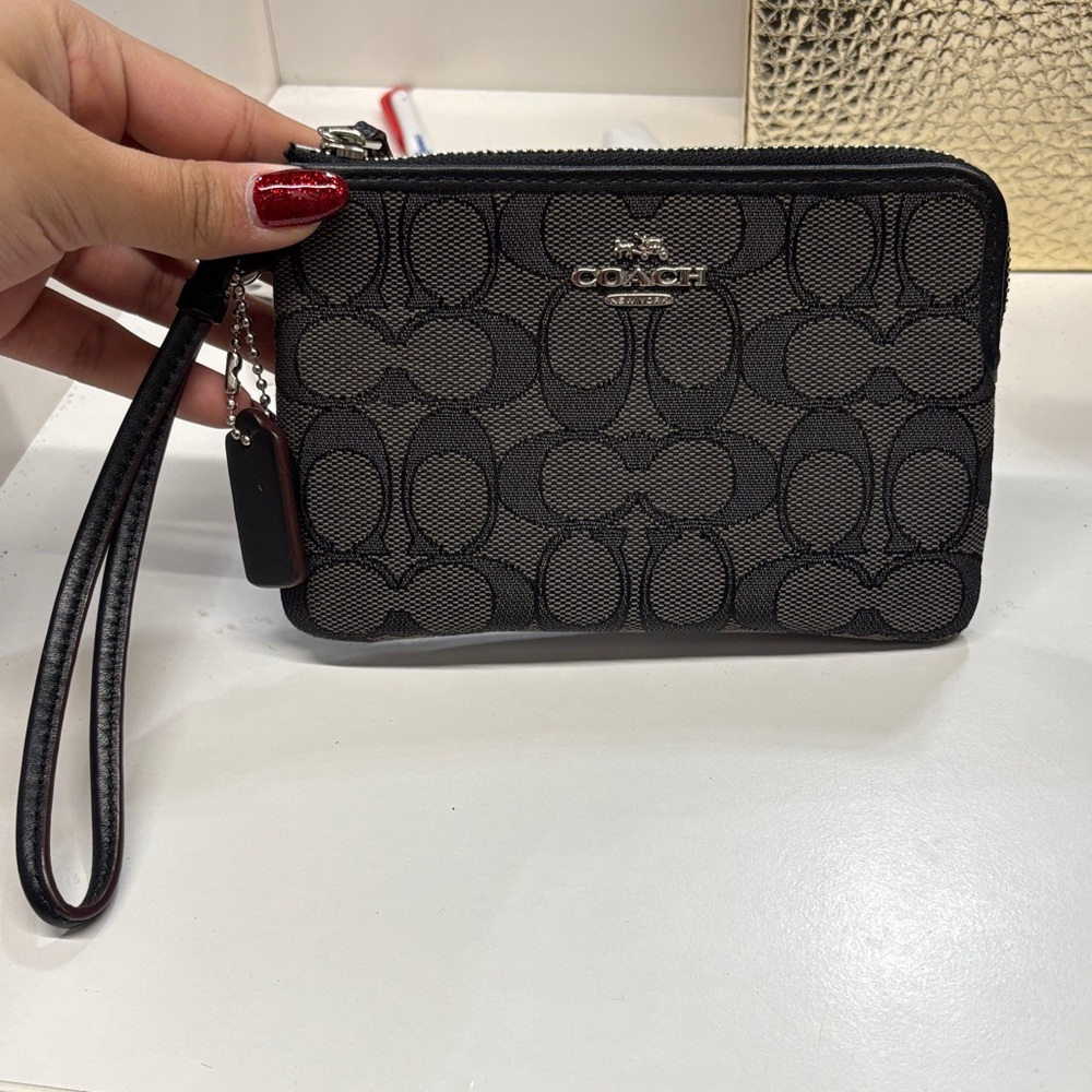 Coach Signature Black Wristlet
